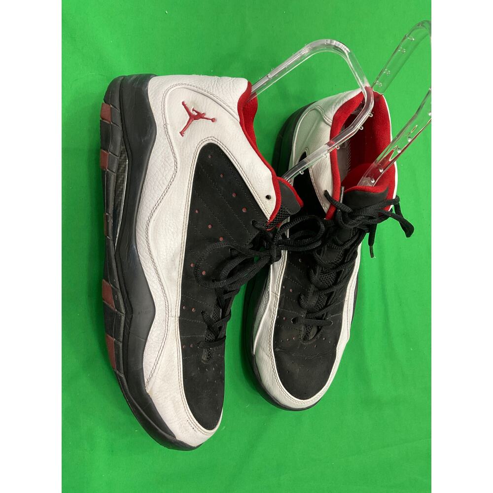 Air Jordan Hallowed Ground in the "Black Varsity Red" colorway size 13 - Picture 14 of 16
